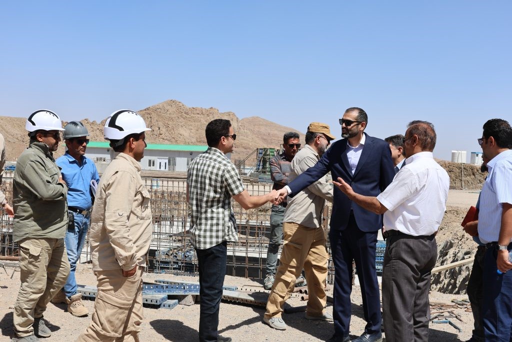 بازدید سجاد ذاکری، مدیرعامل شرکت ره گستر نفت از روند اجرایی پروژه کارخانه فرآوری سنگ های معدنی رنگان