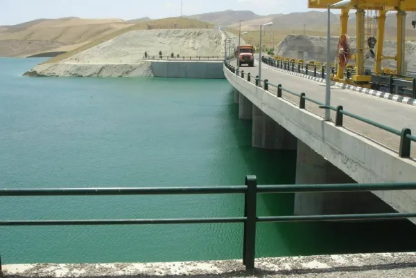 ۵۰ درصدی آب جمع شده پشت سدهای استان در سال گذشته