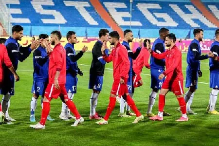 کورس سرخابی ها و گل‌ گهر برای قهرمانی نیم فصل