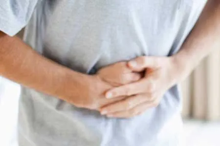چگونه می‌توان از ابتلا به بیماری‌های منتقله از آب و غذا پیشگیری کرد؟