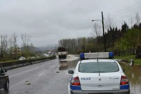 بارش برف و باران در محورهای مواصلاتی ۱۳ استان کشور
