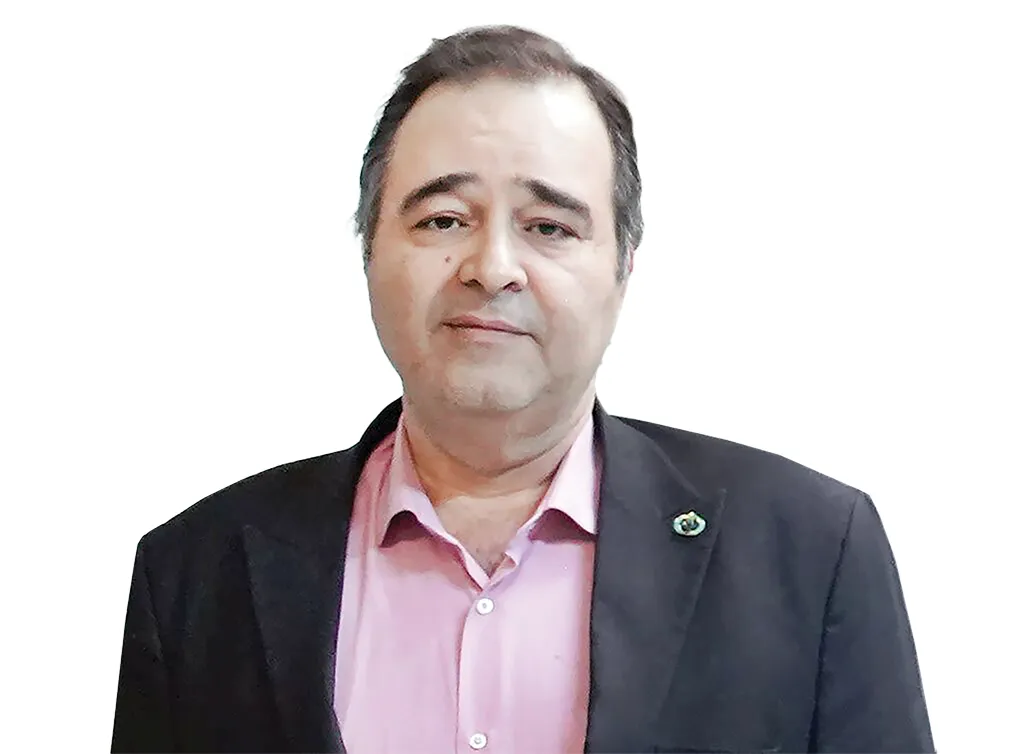 مشاوران پای کار حفاظت از وطن
