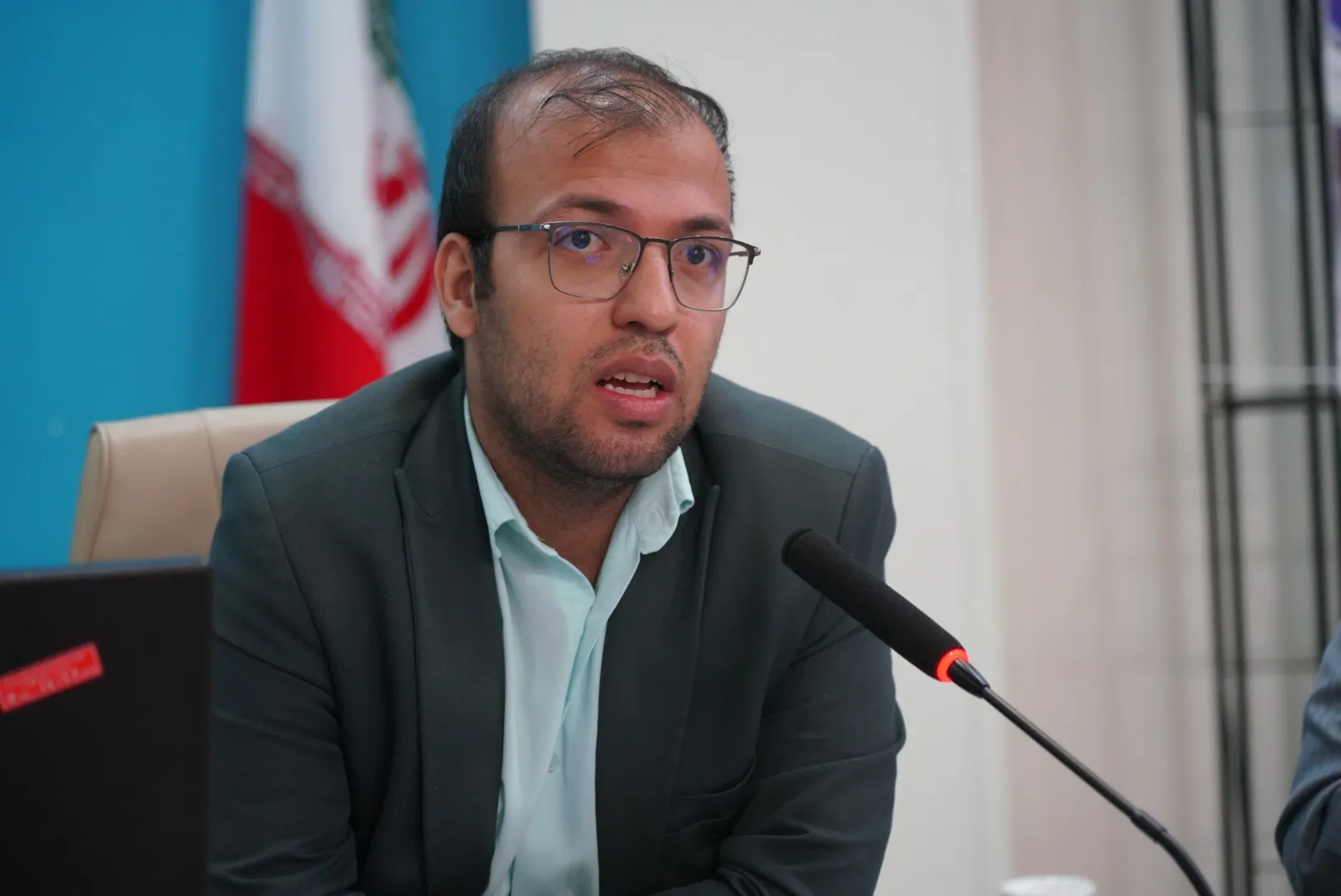 استقبال بی‌نظیر از فراخوان پوستر هفته معلم اصفهان