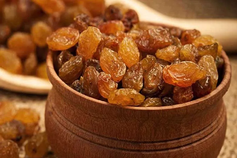 مصرف کشمش خطر ابتلا به بیماری قلبی را کاهش می‌دهد