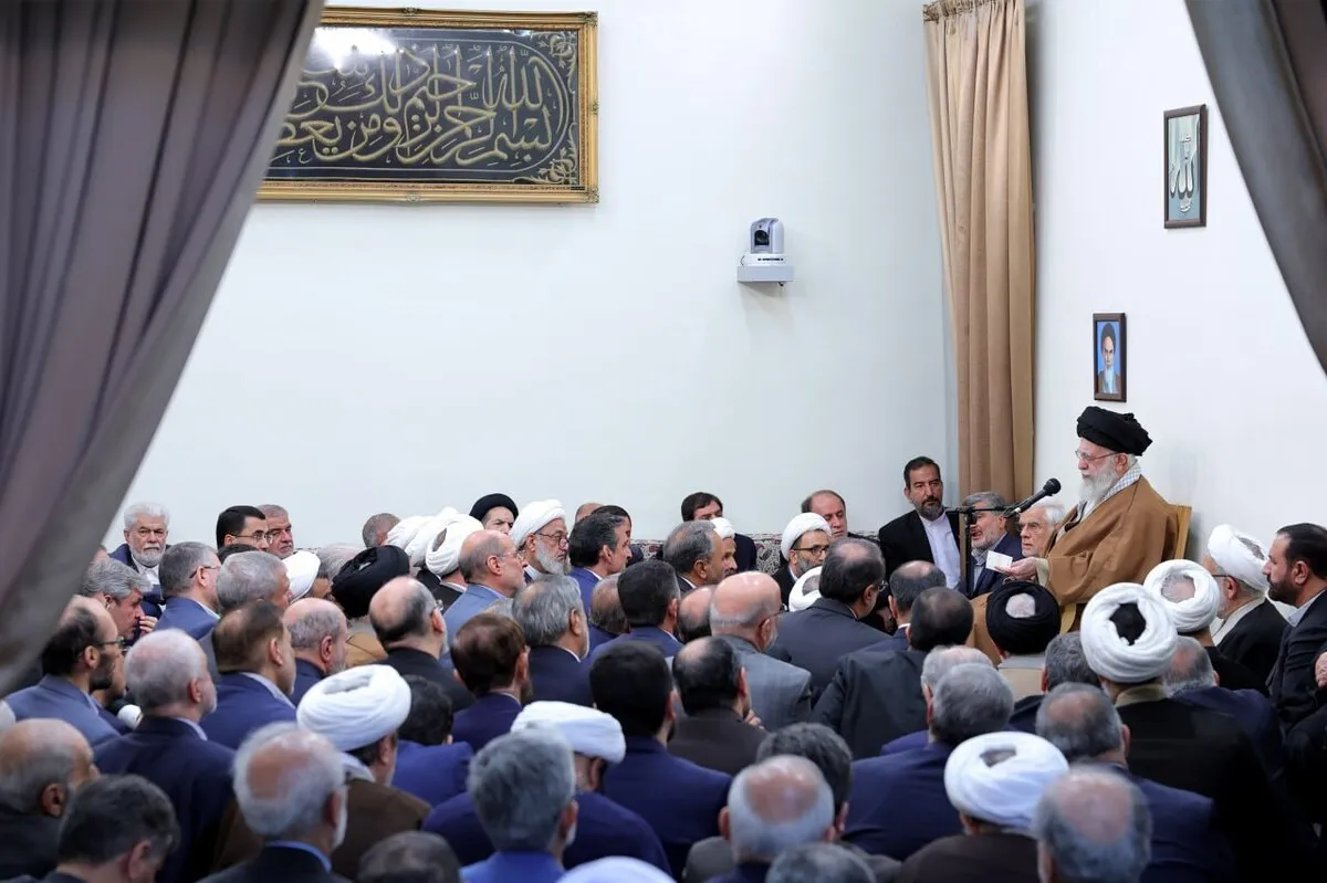 ببینید | رهبر انقلاب: به گفتگوها نه خیلی خوش‌بین و نه خیلی بدبین هستیم