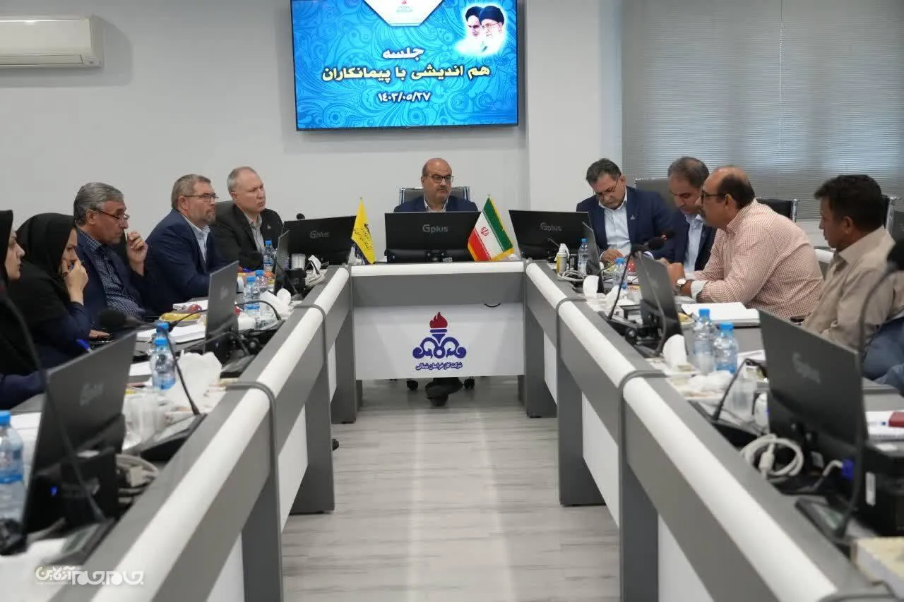 نشست هم اندیشی مدیرعامل شرکت گاز خراسان‌شمالی با پیمانکاران برگزار شد