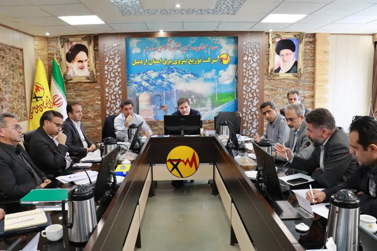 پیگیری توسعه نیروگاه‌های خورشیدی و تجهیز پست دوم شهرک صنعتی اردبیل ۲