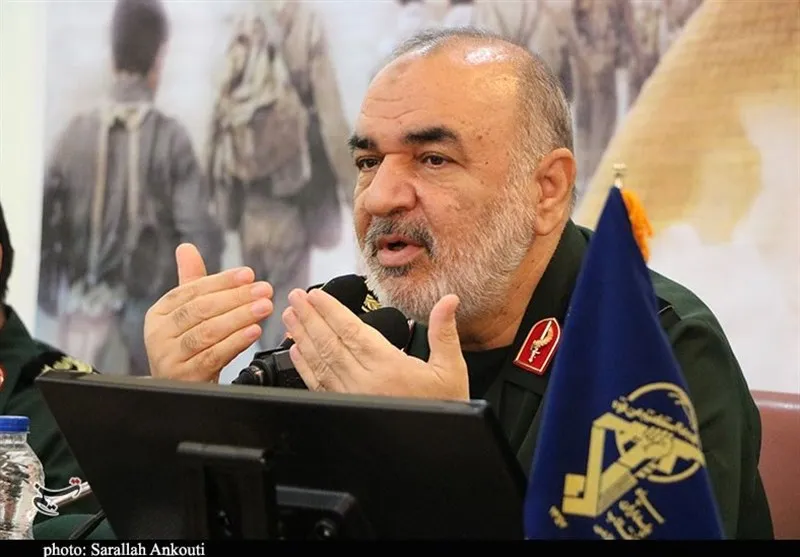 فرمانده کل سپاه روز ارتش را به سرلشکر موسوی تبریک گفت