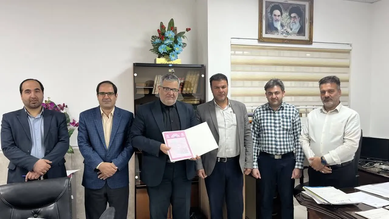 تحویل تعدادی از اسناد نیروهای مسلح و موقوفات در مهریز