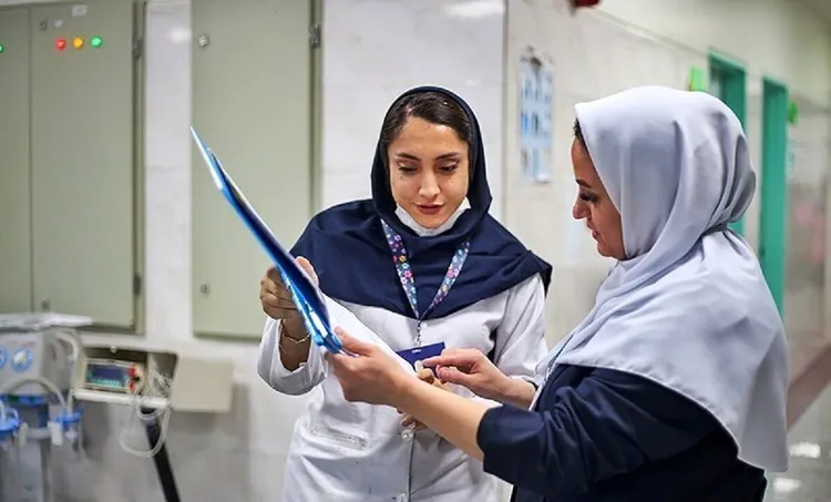 کاهش ۲۵ درصدی بستری مجدد با اجرای طرح «پرستار پیگیر» | شناسایی بیش از ۳۰۰۰ مورد جدید سرطان در خانواده بیماران