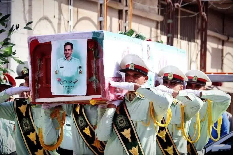 مراسم تشییع شهید مدافع نظم و امنیت عماد دهیمی در کارون برگزار شد