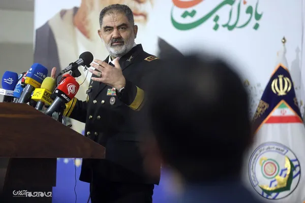 نشست خبری امیر دریادار ایرانی به&zwnj;مناسبت هفتم آذرماه روز نیروی دریایی ارتش