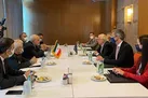 ظریف در دیدار بورل بر لزوم رفع تحریم‌ های آمریکا تأکید کرد