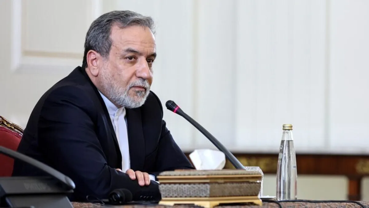 سربازان میدان دیپلماسی در کنار نیرو‌های مسلح ایستاده‌اند