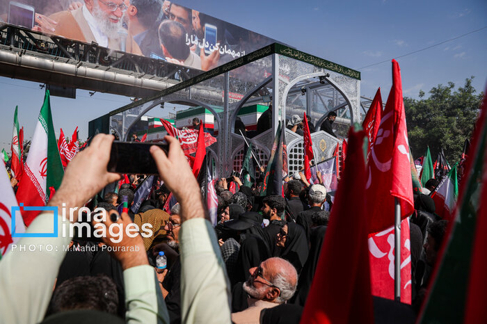 آیین تشییع پیکر مطهر آقای شهید ایران با حضور میلیونی عاشقان ولایت