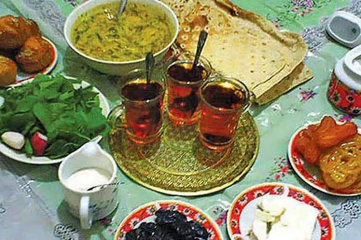 روزه‌داران، یك‌سوم كمتر از همیشه غذا بخورند