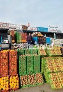 بازار میوه شب یلدا در ارومیه بدون کمبود؛ قیمت‌ها تا ۵۰ درصد افزایش یافت