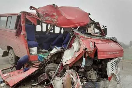 تصادف خونین مینی‌ بوس و اتوبوس در جاده آمل