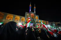حضور حماسی مردم دارالعباده یزد و همراهی با رزمندگان اسلام شایسته قدردانیست