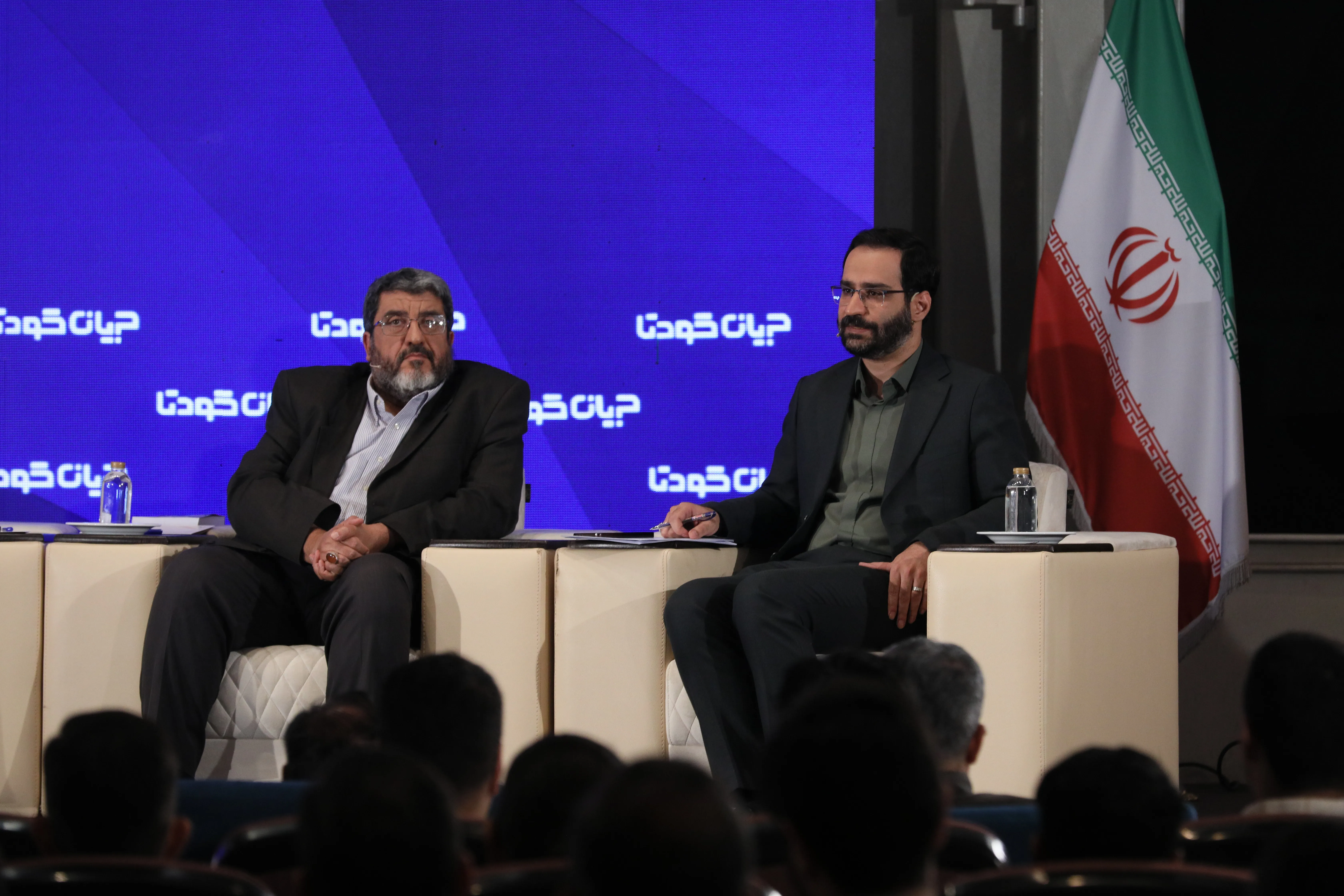 ویژه برنامه «جریان کودتا» کاری از گروه تاریخ شبکه یک در دو قسمت به بازخوانی کودتای ۲۸ مرداد ۱۳۳۲ اختصاص داشت ویژه برنامه «جریان کودتا» کاری از گروه تاریخ شبکه یک در دو قسمت به بازخوانی کودتای ۲۸ مرداد ۱۳۳۲ اختصاص داشت