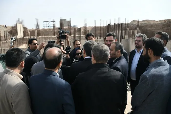 گزارش پروژه تالار بزرگ شهر بیرجند به رئیس جمهور ارائه می‌شود
