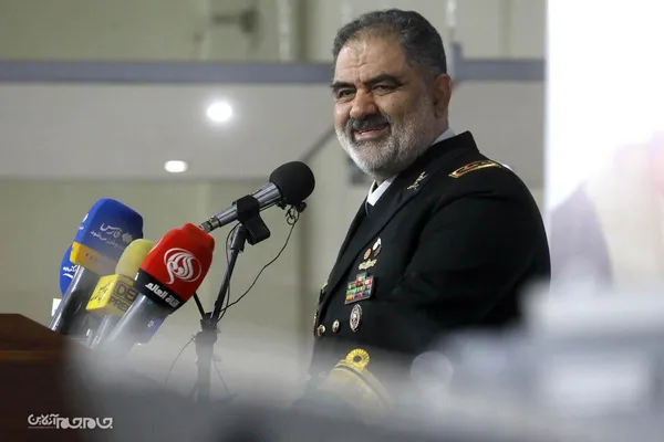 نشست خبری امیر دریادار ایرانی به&zwnj;مناسبت هفتم آذرماه روز نیروی دریایی ارتش