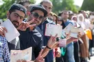 اخذ رای در انتخابات با کارت ملی یا شناسنامه انجام می‌شود
