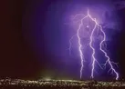 جولان‌ مرگبار صاعقه