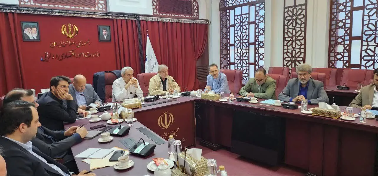 رفع موانع تولید و حمایت از صنایع، پیش‌شرط رشد اقتصادی کشور است