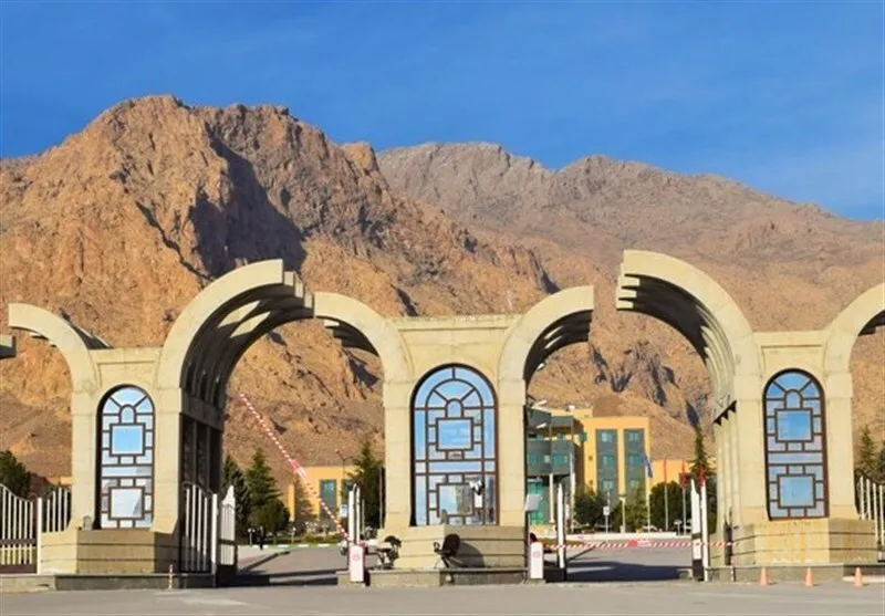 دانشگاه‌ها باید محور تولید علم نافع و حل مسائل نظام حکمرانی باشند