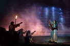 هنر به زنان ایرانی بدهکار است