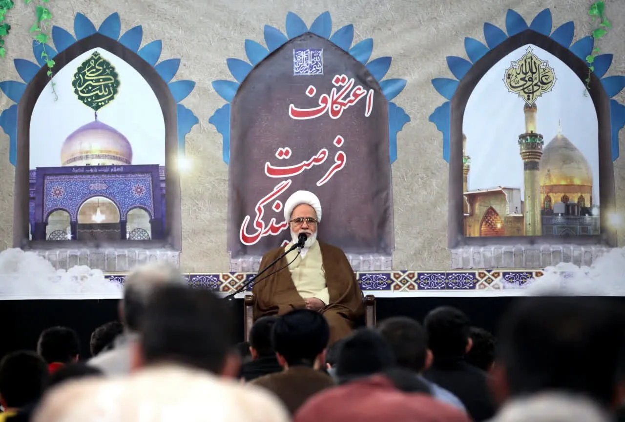 اعتکاف نشانه دین‌داری نسل جوان است