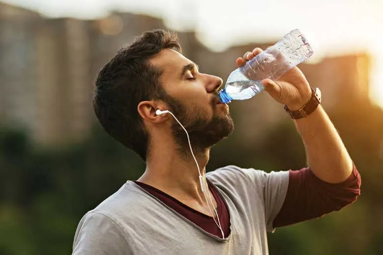 چرا به اندازه کافی آب نمی‌نوشید؟