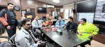 برف تمام محورهای ارتباطی گلستان را سفیدپوش کرده است