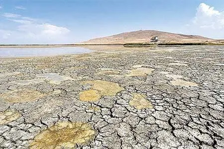 ۳۰۰ شهر کشور در وضعیت تنش آبی / آبرسانی به ۸۰۰۰ روستا با تانکر انجام می شود
