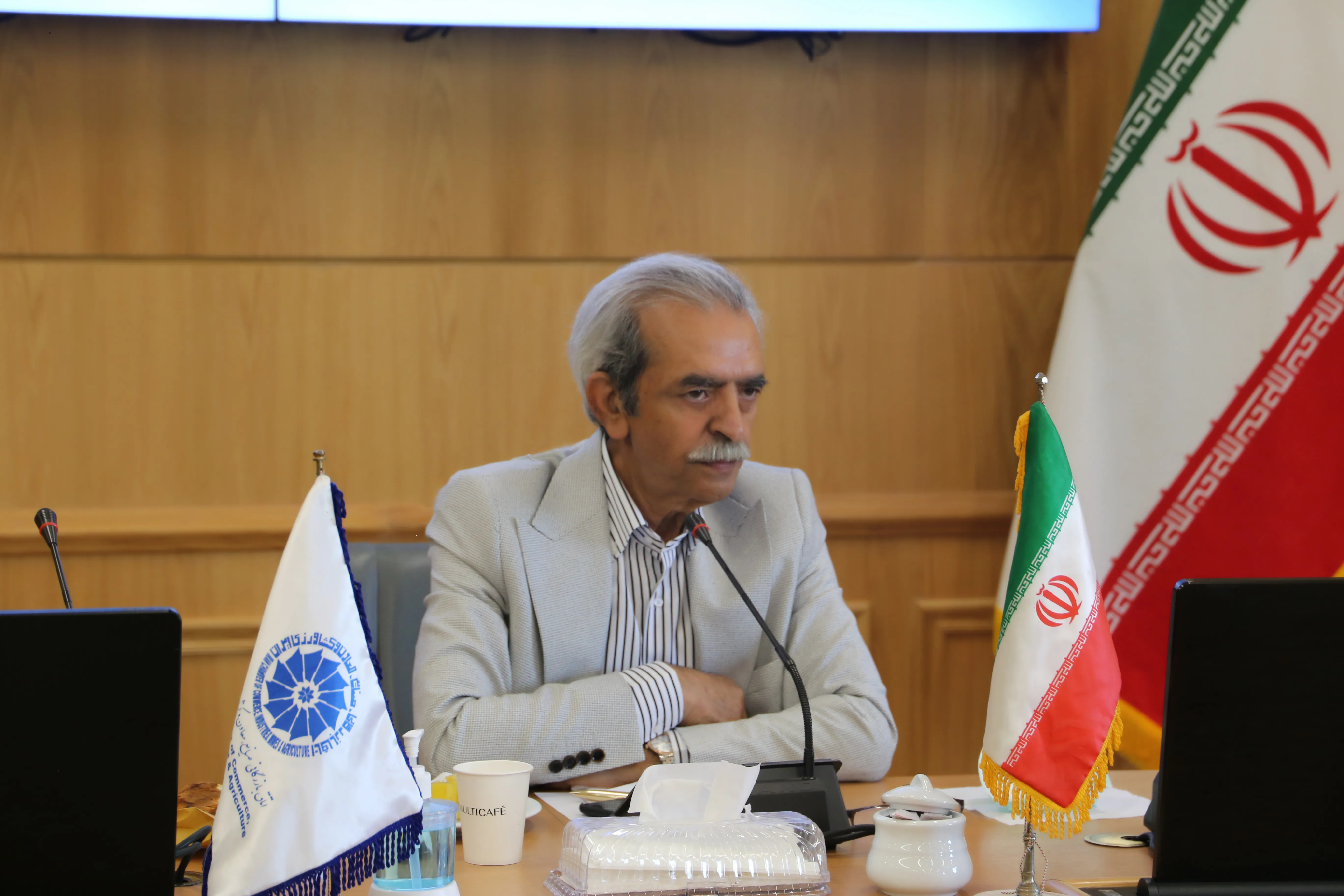 نجات بنیان اقتصاد کشور با اقدامات شعارگونه و وعده‌های انتخاباتی، ممکن نمی شود