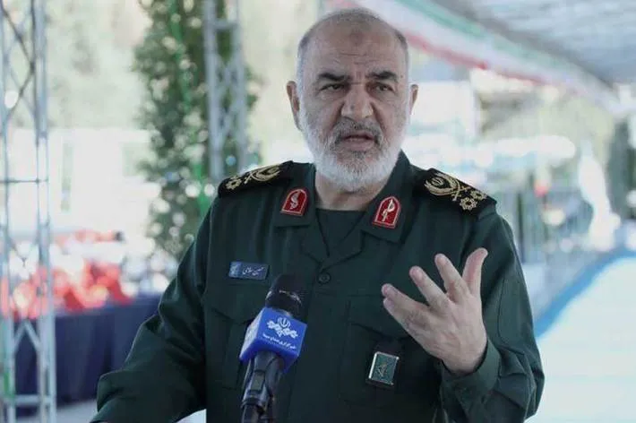 دشمن ترسیده؛ پیغام می‌دهد که پاسخ ندهید