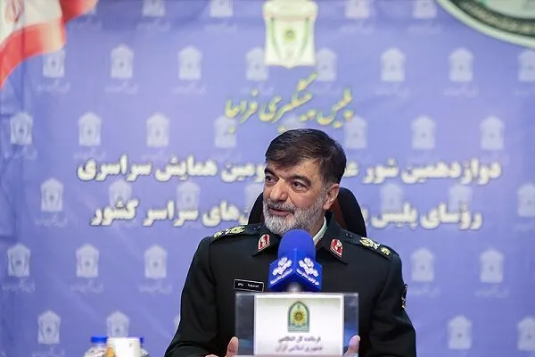 نصب ۲۰ هزار دوربین روی لباس ماموران پلیس | ۸ هزار دوربین آنلاین است