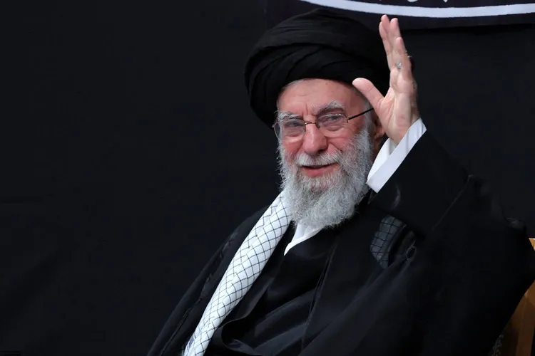 پیروزی‌های اخیر نیروهای مسلح مرهون هدایت‌های فرمانده شهید کل قوا است
