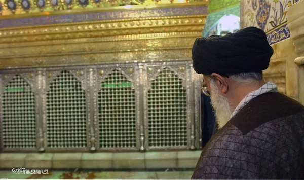 تصاویری از حضور رهبر انقلاب اسلامی در حرم حضرت فاطمه معصومه (سلام&zwnj;الله&zwnj;علیها)