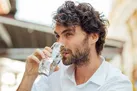 نوشیدن آب و ۵ تاثیر شگفت انگیز آن روی مغز