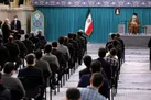 رهبر انقلاب در دیدار نخبگان و استعدادهای برتر علمی : تشویق جوانان به ترک کشور،خیانت است
