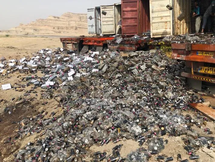 معدوم سازی بیش از ۲۷۵ تن انواع کالاهای غیر قابل مصرف متروکه در بندرعباس