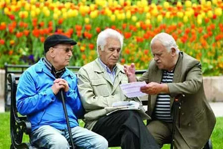 حداقل حقوق بازنشستگان‌ در سال آینده ۵ میلیون تومان تعیین شد