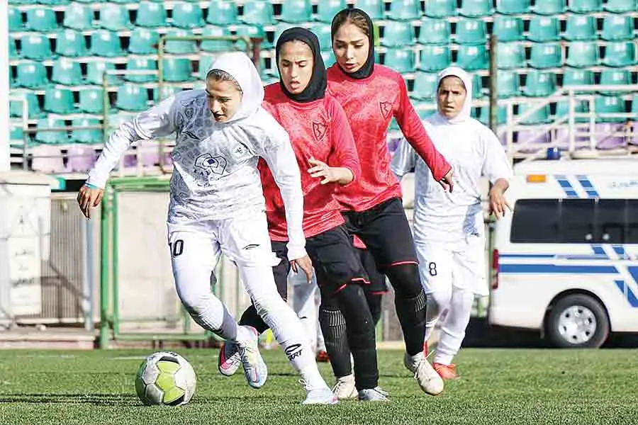 معرکه فوتبال بانوان