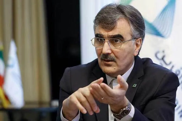 نرخ ارز را غیردستوری کنترل می‌کنیم | ۶ میلیارد دلار ایران در قطر در حال انتقال است