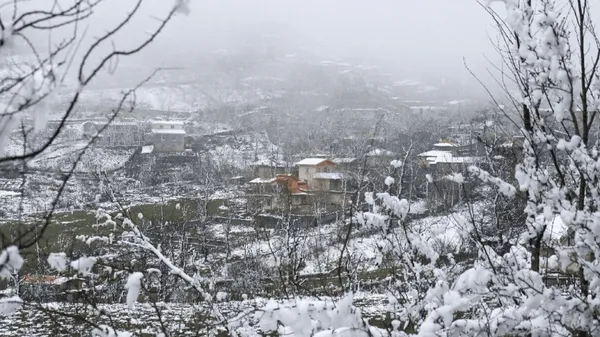برف، باران و سیلاب در راه مازندران
