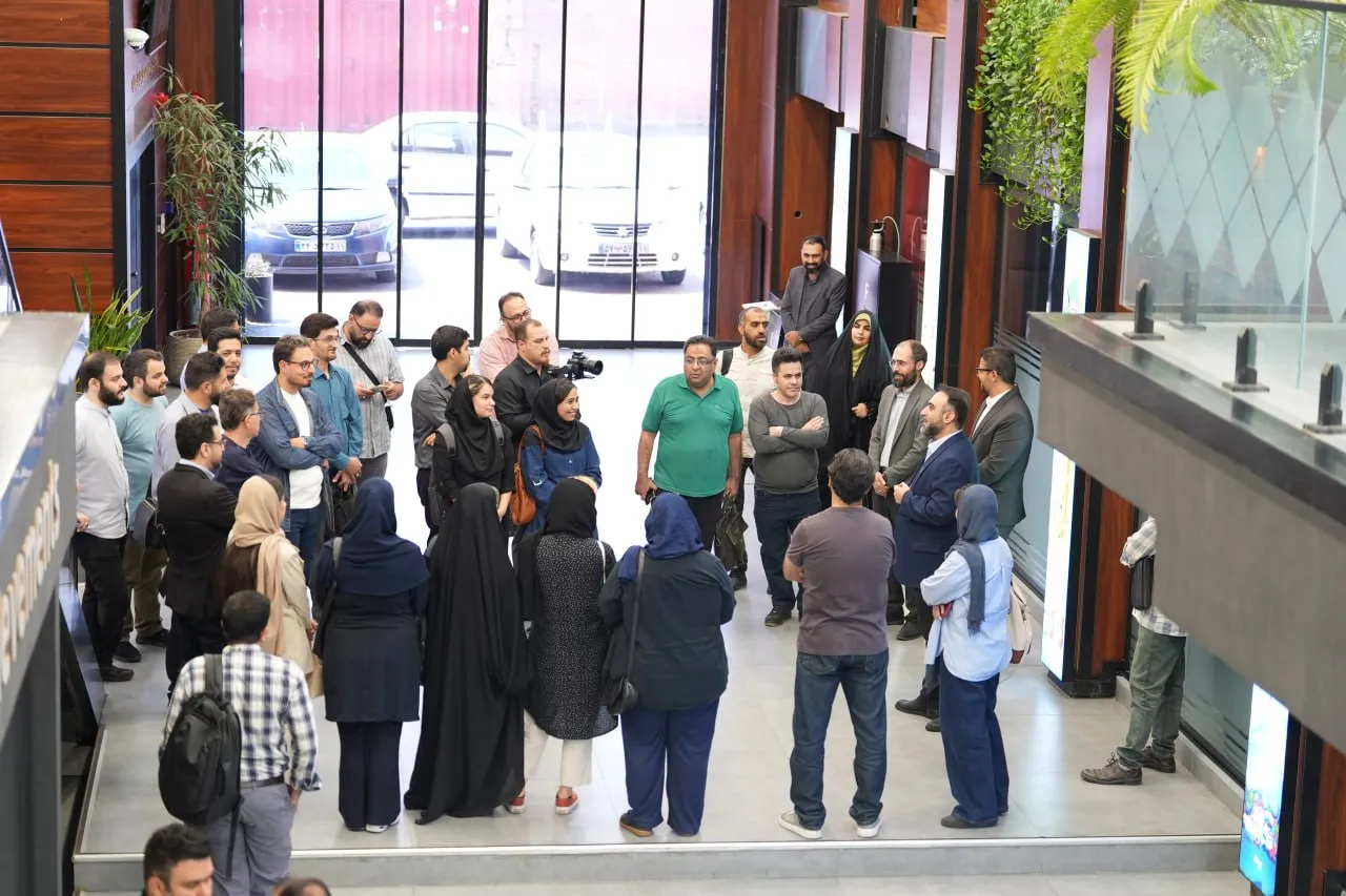 آئین تجلیل از خبرنگاران در مجتمع مهوا آئین تجلیل از خبرنگاران در مجتمع مهوا