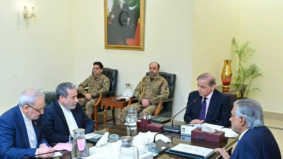 دیدار عراقچی با نخست‌ وزیر پاکستان