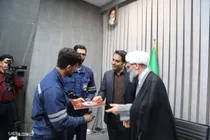 تکریم امام جمعه سمنان و نماینده ولی فقیه از حماسه‌سازان روشنایی صنعت توزیع برق استان سمنان